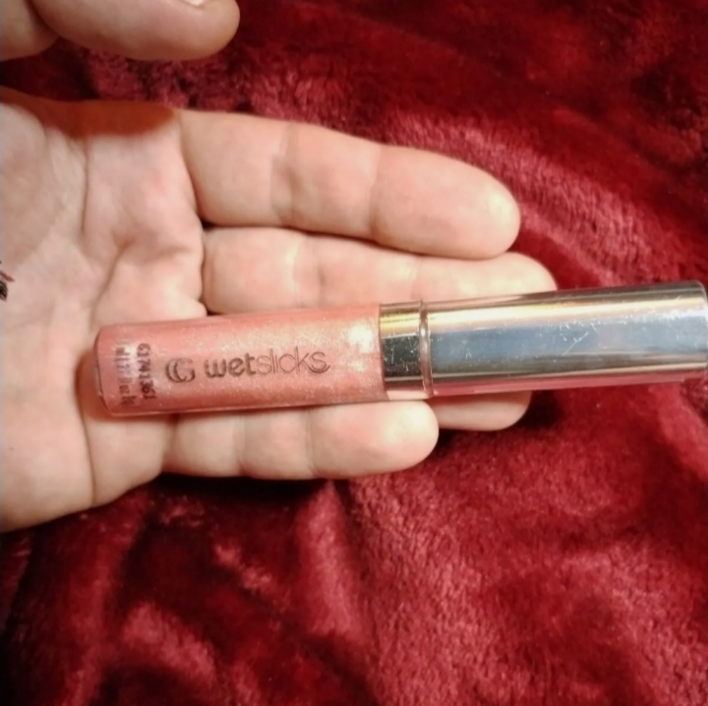CoverGirl Wetslicks Lip Gloss 345 PEACHES N GLEAM  Sealed